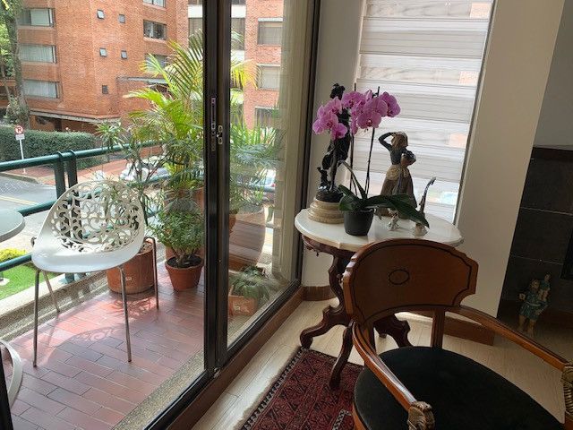 Apartamento en venta Cundinamarca Bogotá La Carolina 182 m2 Habitaciones 4 Baños 3 Garajes 2 Precio $1200000000