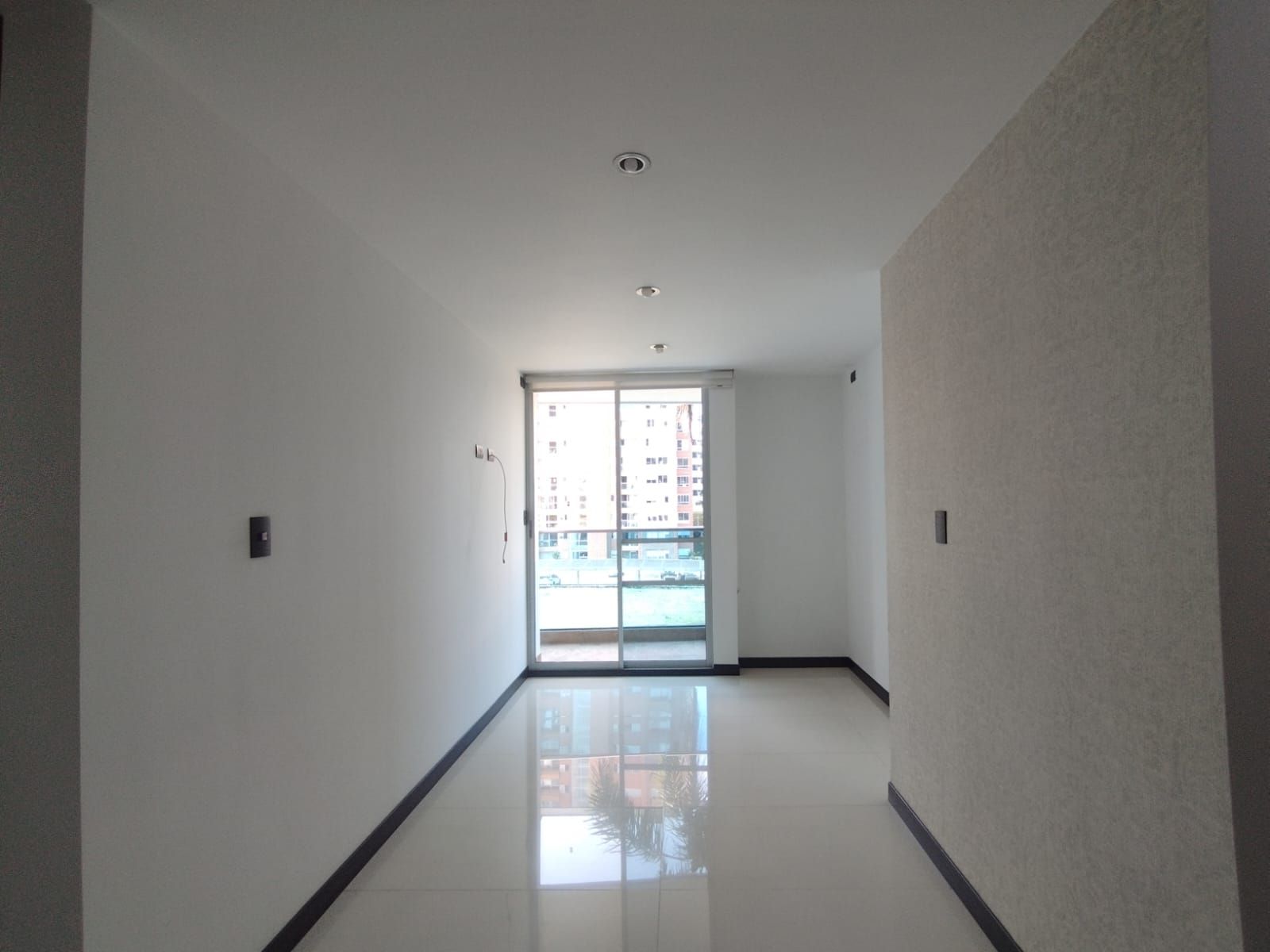 Apartamento en arriendo o venta Risaralda Pereira La Julita 55 m2 Habitaciones 1 Baños 2 Garajes 2 Precio venta $299000000 Precio arriendo $2000000