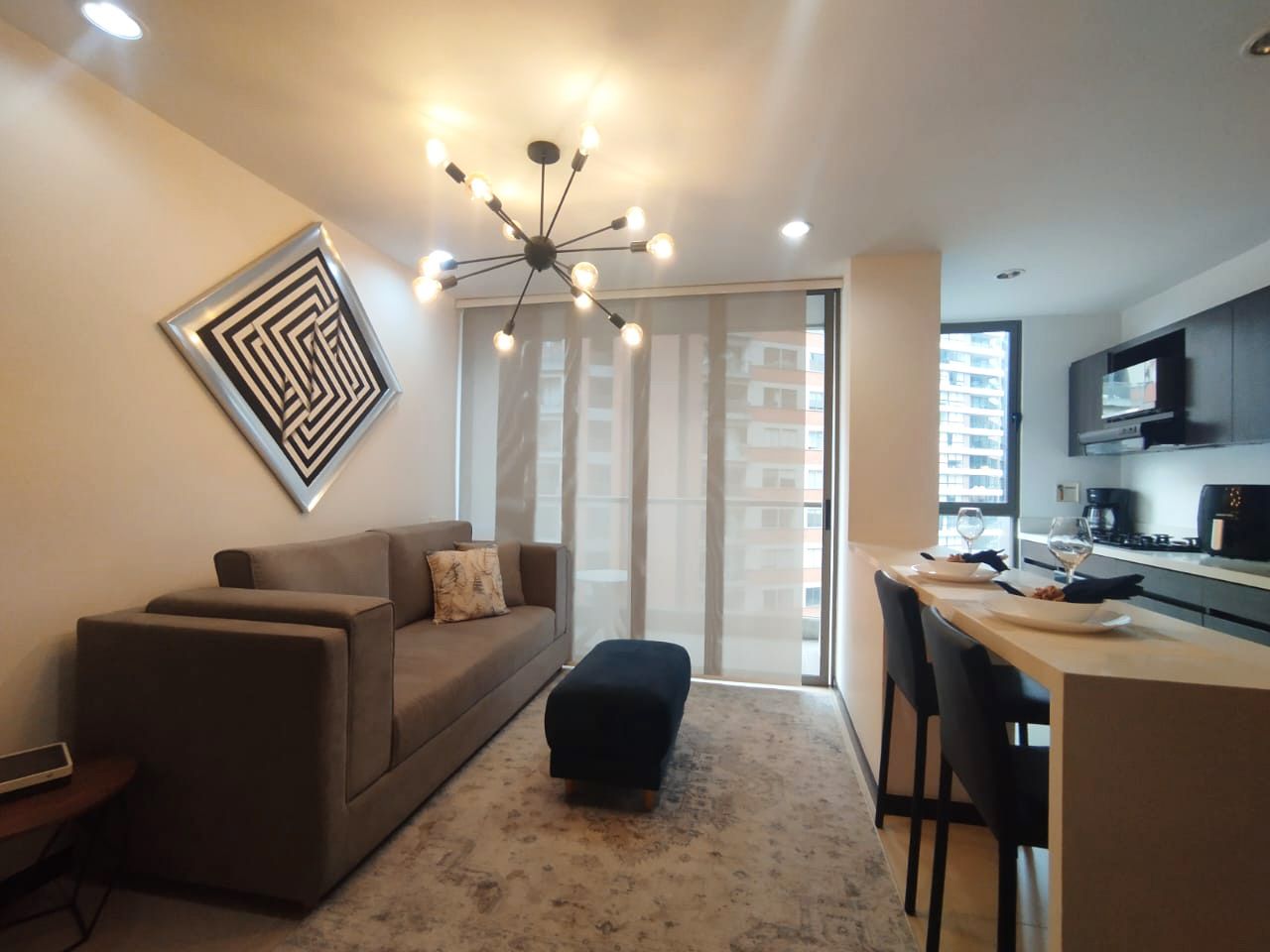 Apartamento en arriendo Antioquia Medellín Altos Del Poblado 67 m2 Habitaciones 2 Baños 2 Garajes 2 Precio $6400000