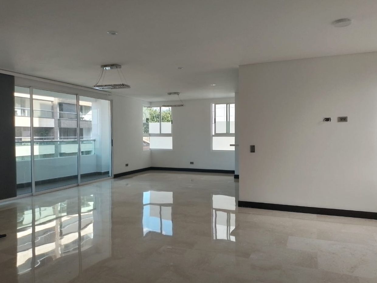 Apartamento en arriendo Antioquia Medellín Las Acacias 110 m2 Habitaciones 3 Baños 4 Garajes 2 Precio $4700000