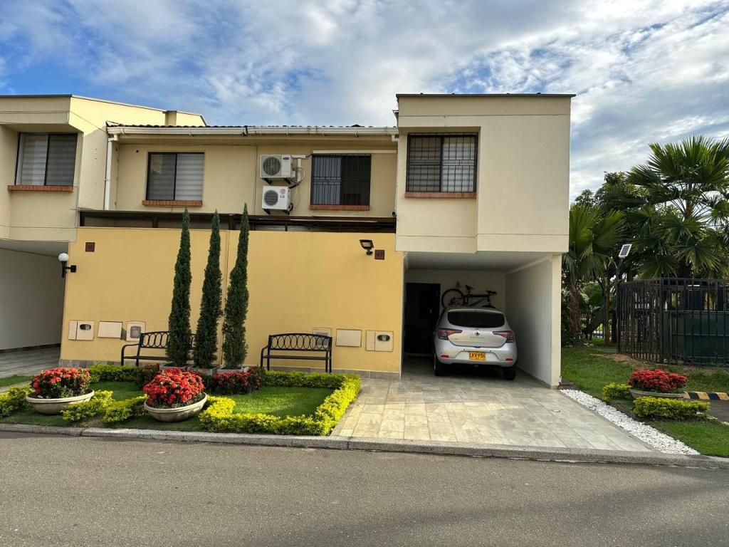 Casa en venta Valle Del Cauca Cali La Hacienda 114 m2 Habitaciones 4 Baños 4 Garajes 3 Precio $750000000