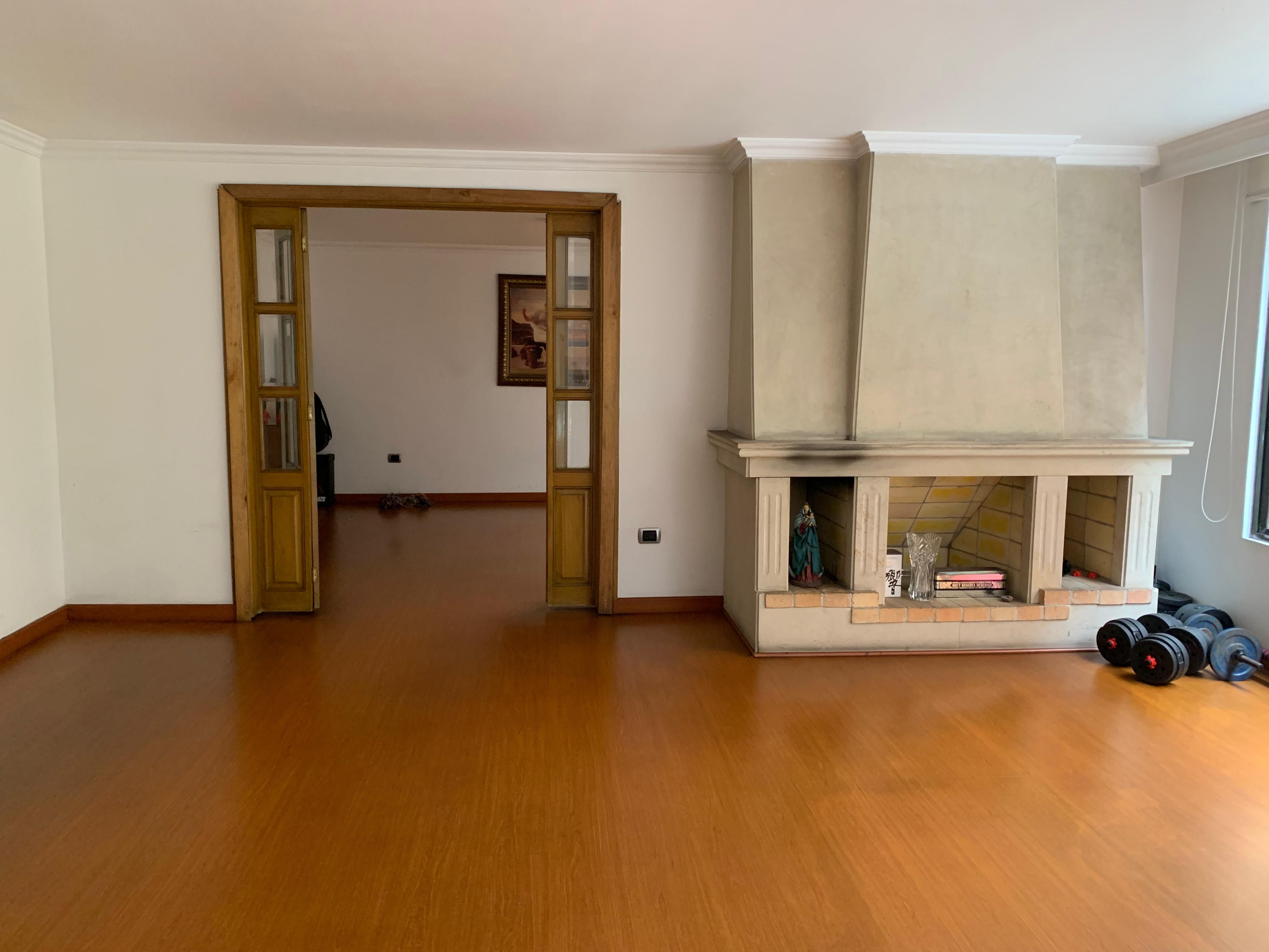 Apartamento en venta Cundinamarca Bogotá Cjr Carlos Lleras Restrepo Block E 215 m2 Habitaciones 4 Baños 5 Garajes 2 Precio $1100000000