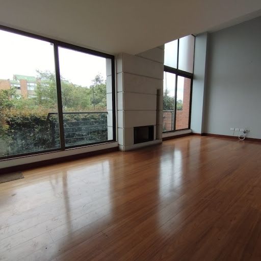 Casa en arriendo Cundinamarca Bogotá Cedro Salazar 240 m2 Habitaciones 4 Baños 4 Garajes 2 Precio $8500000