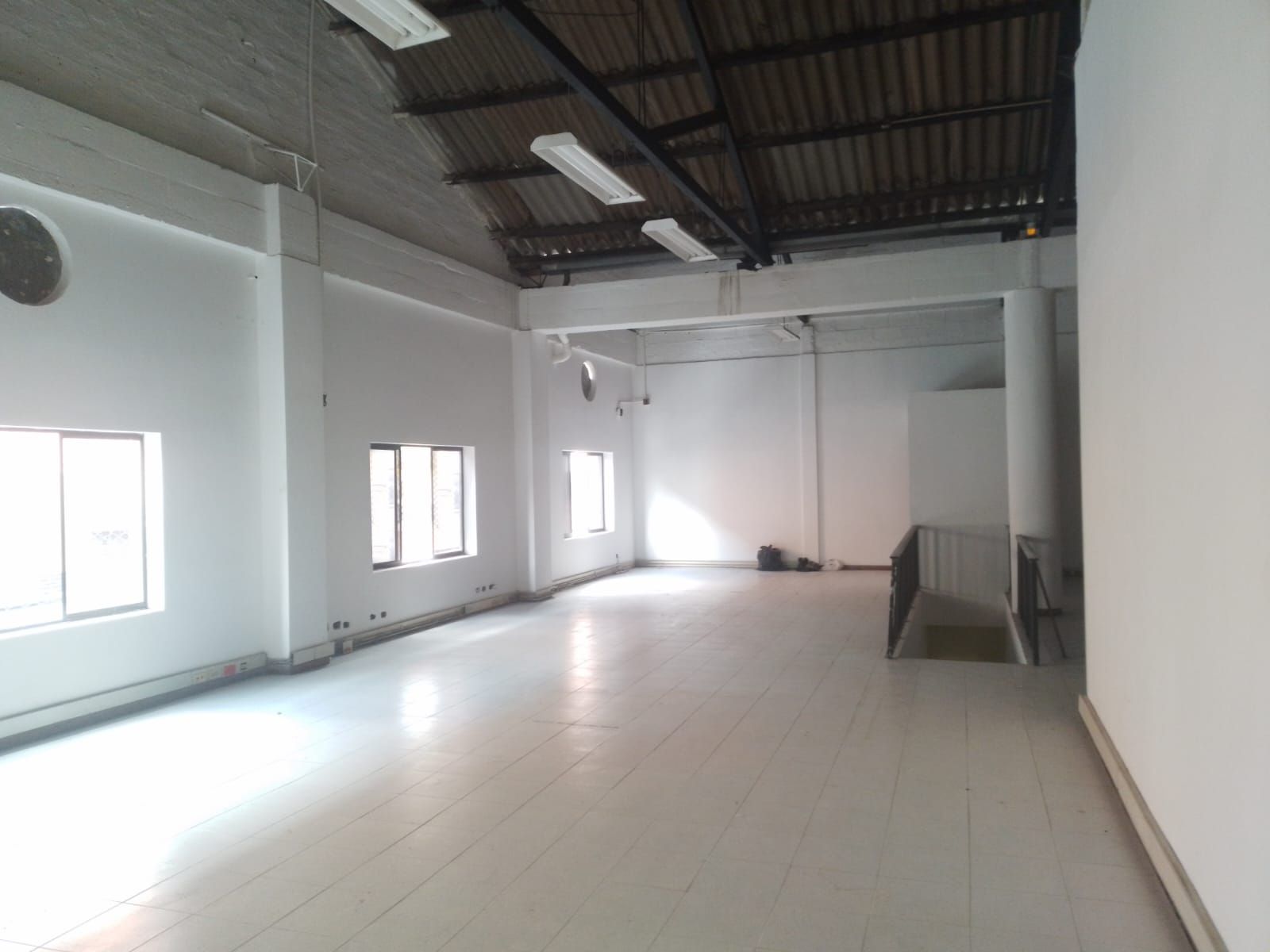 Bodega en arriendo Antioquia Medellín Colombia 434 m2 Habitaciones 0 Baños 8 Garajes 1 Precio $14000000