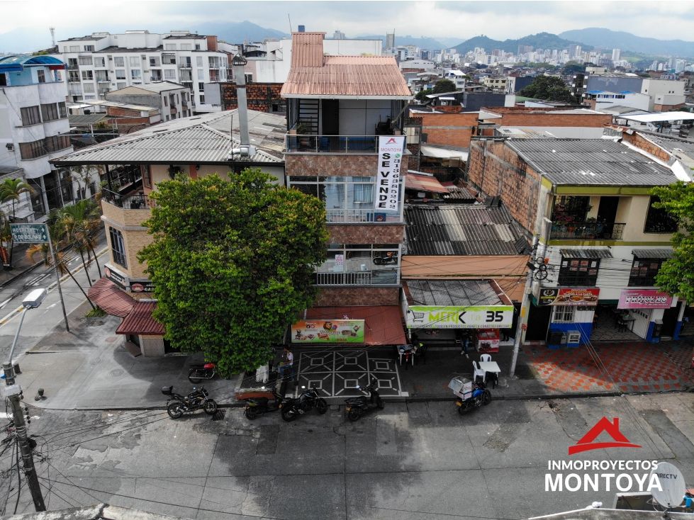 Edificio en venta Risaralda Pereira Los Periodistas 405 m2 Habitaciones 9 Baños 15 Garajes 1 Precio $1090000000