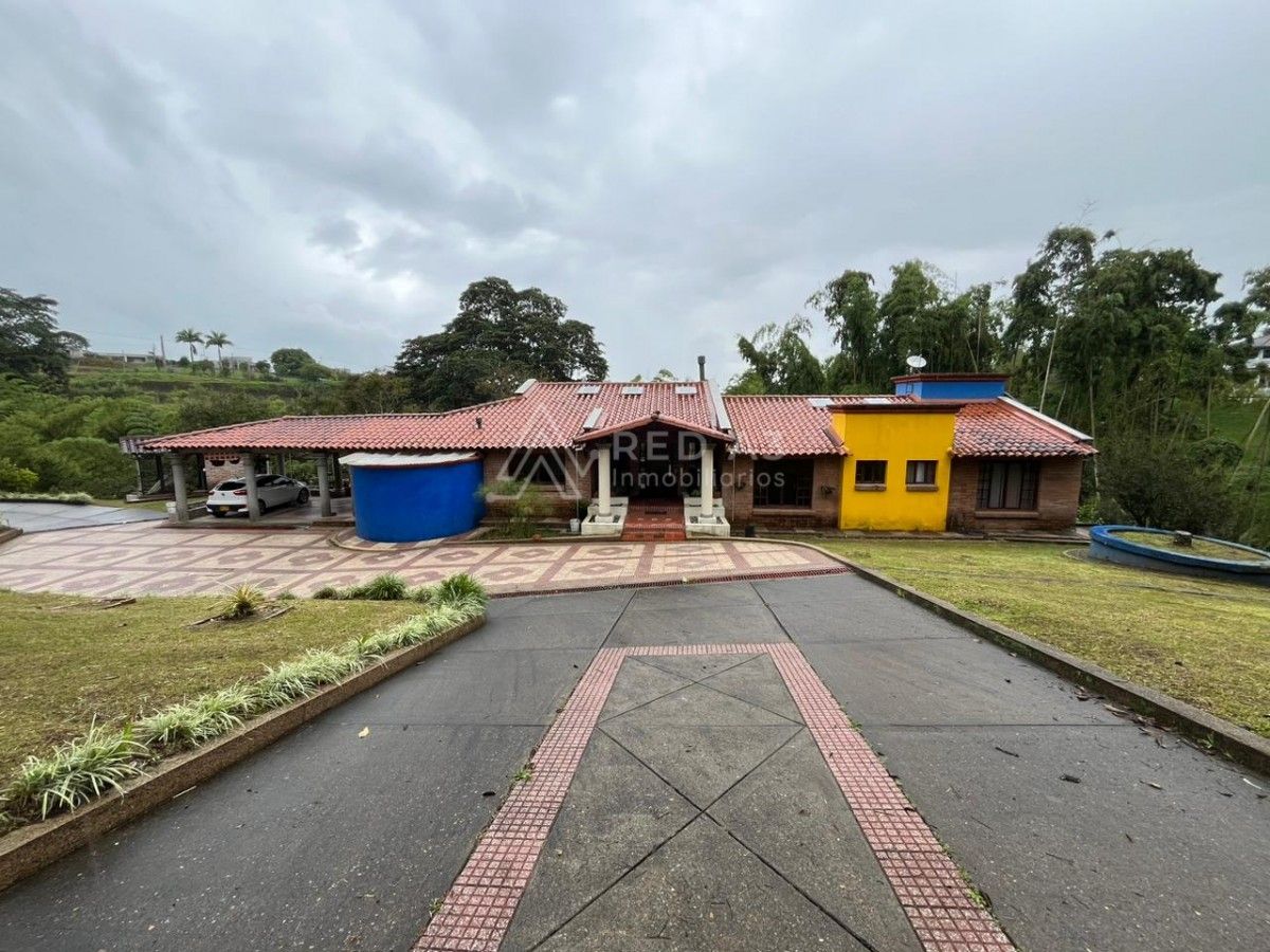 Finca en venta Risaralda Pereira Pereira 460 m2 Habitaciones 5 Baños 8 Garajes 4 Precio $1300000000