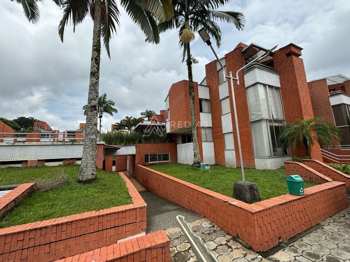 Casa en venta Risaralda Pereira Canaan 270 m2 Habitaciones 3 Baños 6 Garajes 3 Precio $670000000