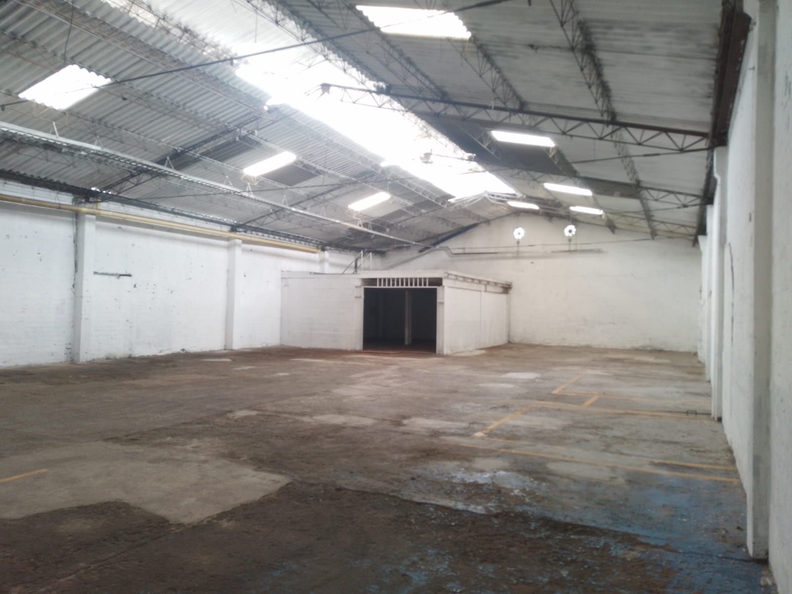 Bodega en arriendo o venta Antioquia Medellín Colombia 768 m2 Habitaciones 0 Baños 6 Garajes 1 Precio venta $6000000000 Precio arriendo $25500000