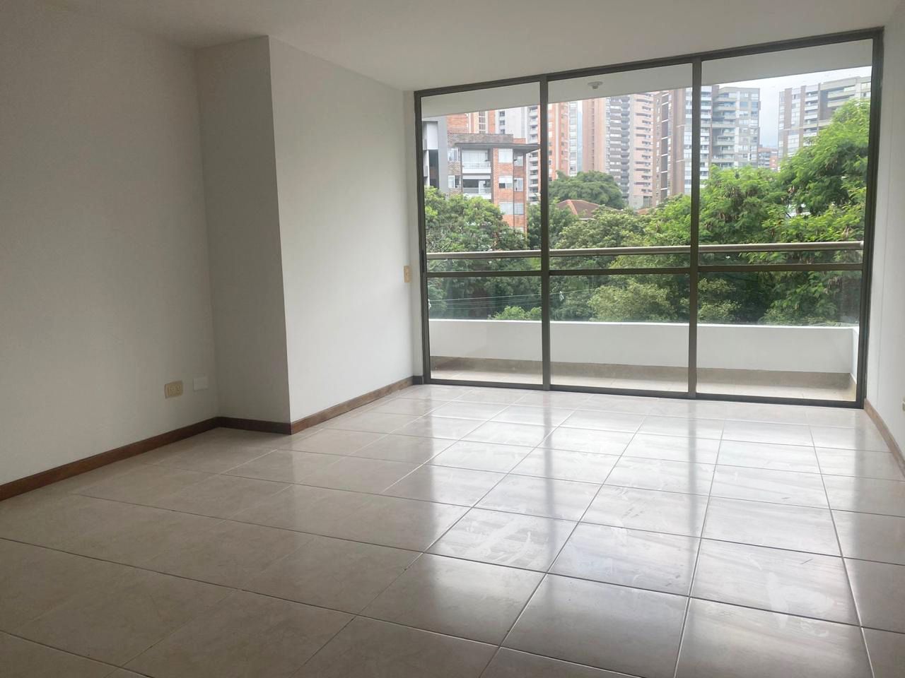 Apartamento en arriendo Antioquia Envigado La Inmaculada 62 m2 Habitaciones 2 Baños 2 Garajes 2 Precio $3150000