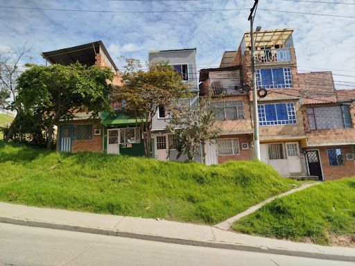 Casa en venta Cundinamarca Bogotá Brisas 180 m2 Habitaciones 7 Baños 3 Garajes 0 Precio $228000000