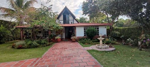 Casa en venta Huila Rivera Rivera 300 m2 Habitaciones 4 Baños 8 Garajes 5 Precio $750000000