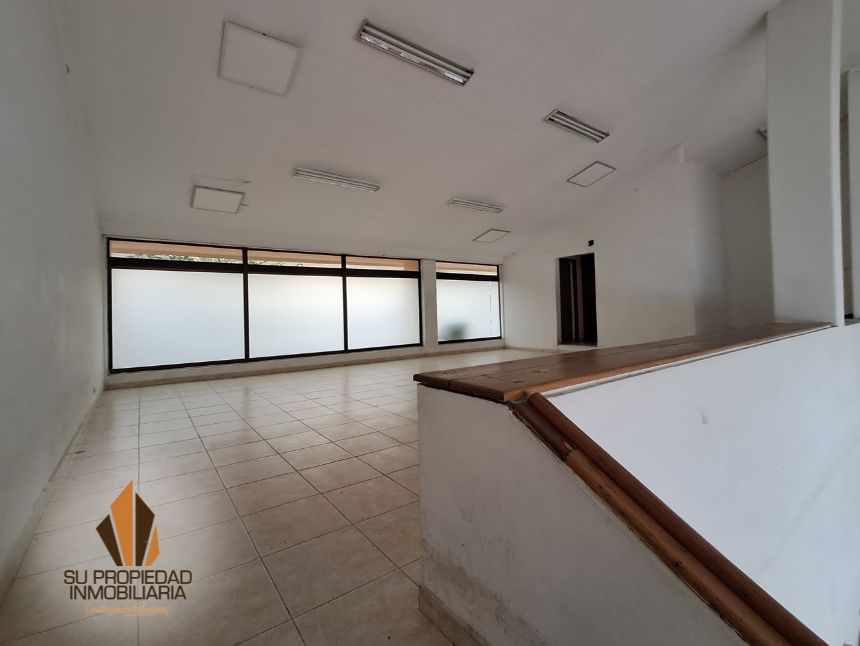Local en arriendo Antioquia Itagüí La Esmeralda 139 m2 Habitaciones 0 Baños 2 Garajes 3 Precio $7650000