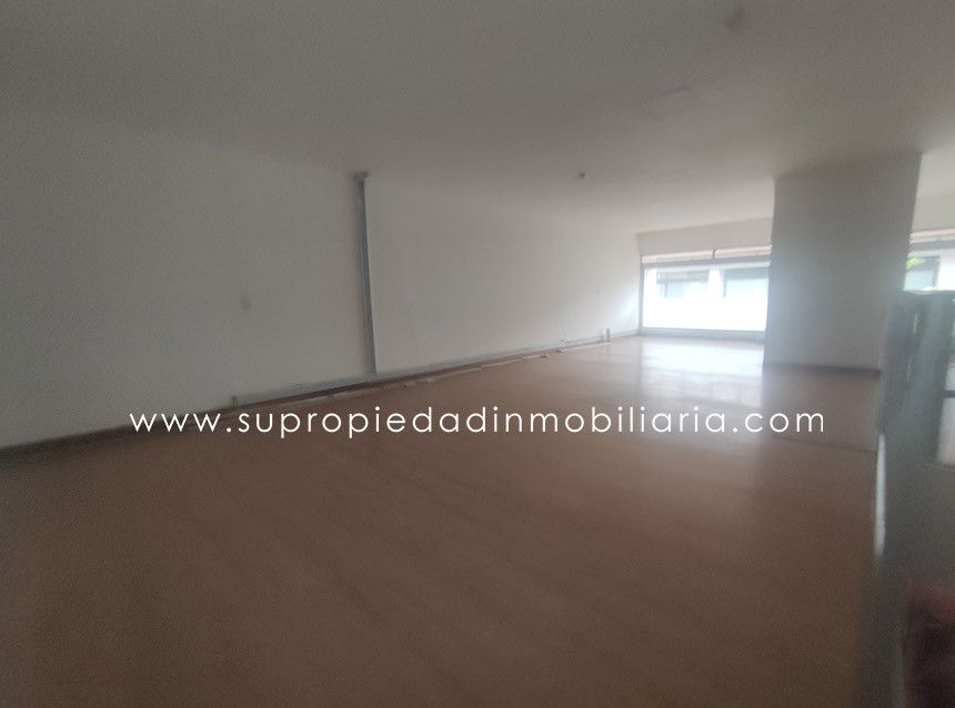 Local en arriendo Antioquia Itagüí La Esmeralda 180 m2 Habitaciones 0 Baños 2 Garajes 3 Precio $9000000