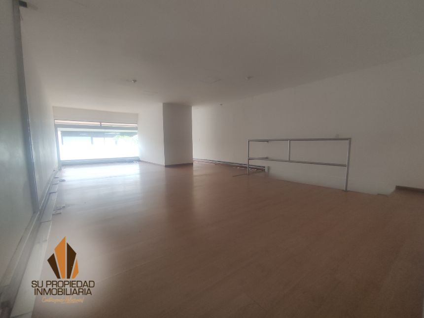 Local en arriendo Antioquia Itagüí La Esmeralda 180 m2 Habitaciones 0 Baños 2 Garajes 3 Precio $9000000
