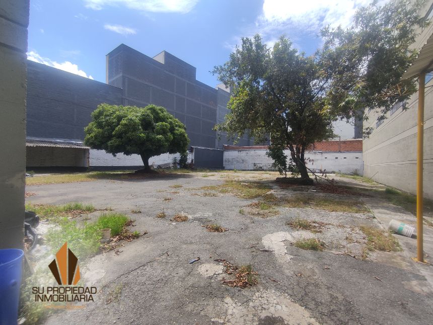 Oficina en arriendo Antioquia Itagüí Los Naranjos 100 m2 Habitaciones 0 Baños 2 Garajes 1 Precio $15000000