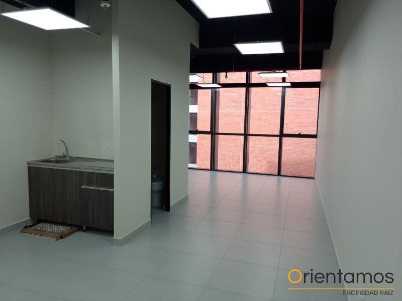 Oficina en arriendo Antioquia Medellín Altos Del Poblado 37 m2 Habitaciones 0 Baños 1 Garajes 1 Precio $3500000