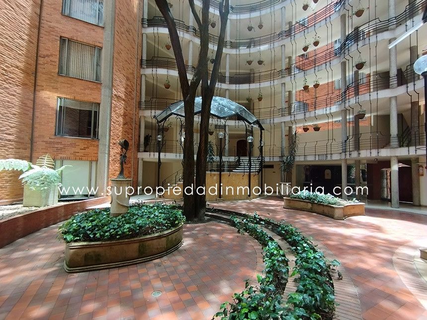 Apartamento en venta Cundinamarca Bogotá Los Rosales 240 m2 Habitaciones 3 Baños 5 Garajes 2 Precio $1800000000