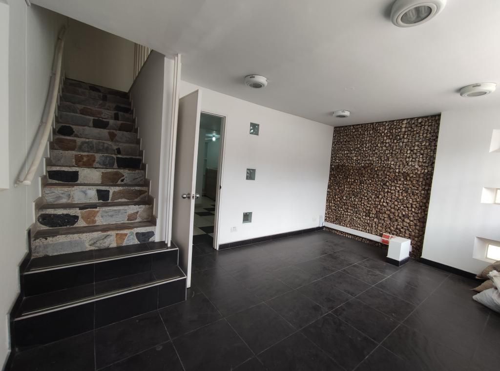 Casa en arriendo Cundinamarca Bogotá Santa Ana Occidental 500 m2 Habitaciones 12 Baños 9 Garajes 2 Precio $12500000