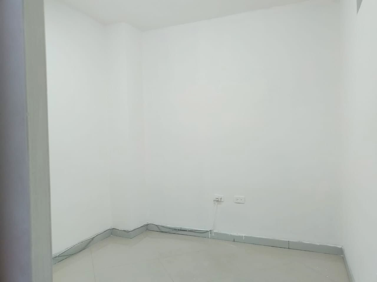 Oficina en arriendo Antioquia Medellín Lorena 18 m2 Habitaciones 0 Baños 10 Garajes 1 Precio $1350000