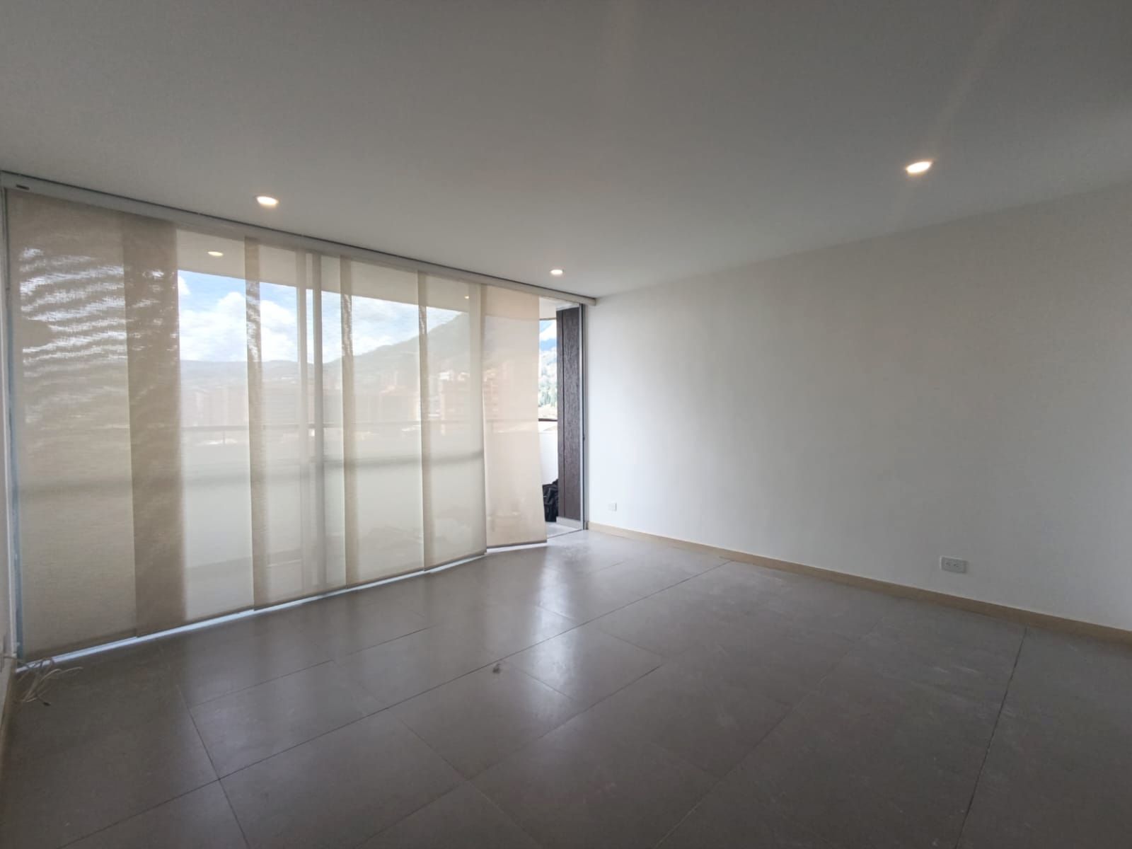 Apartamento en arriendo Antioquia Medellín Los Naranjos 78 m2 Habitaciones 2 Baños 4 Garajes 2 Precio $4400000
