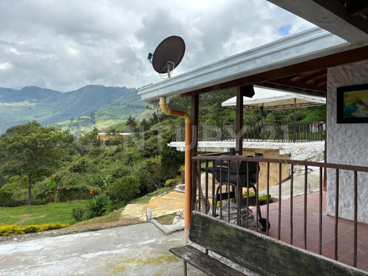 Finca en venta Antioquia Girardota Centro 350 m2 Habitaciones 5 Baños 2 Garajes 6 Precio $770000000
