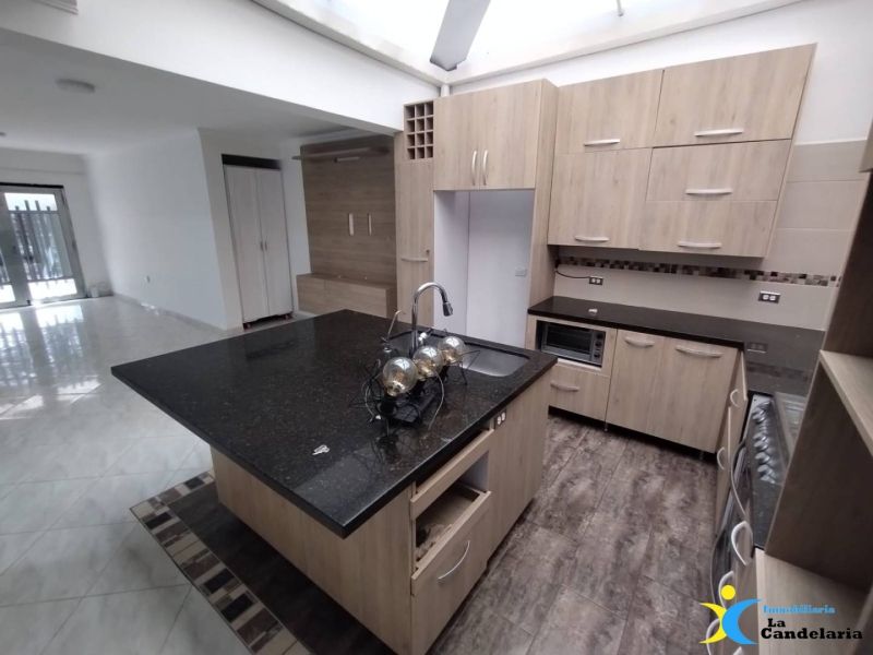 Casa en venta Antioquia Medellín Miravalle 160 m2 Habitaciones 4 Baños 2 Garajes 2 Precio $630000000