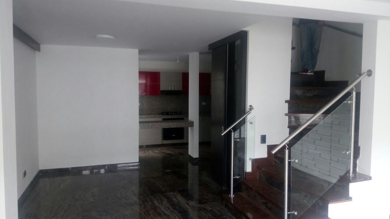 Casa en arriendo Risaralda Pereira Pueblito Cafetero 220 m2 Habitaciones 4 Baños 6 Garajes 3 Precio $5500000