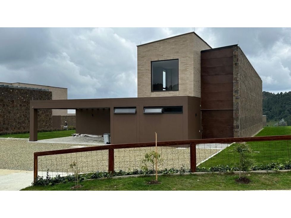 Casa Campestre en venta Antioquia Medellín Medellín 500 m2 Habitaciones 3 Baños 3 Garajes 2 Precio $5000000000