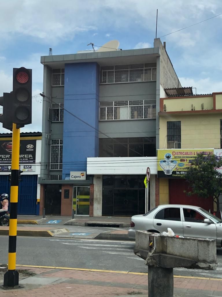 Bodega en arriendo o venta Santander Bucaramanga Granada 1200 m2 Habitaciones 0 Baños 6 Garajes 1 Precio venta $2250000000 Precio arriendo $5800000