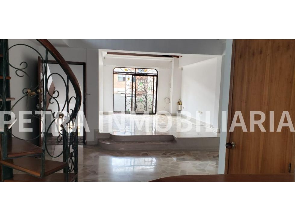 Casa en venta Antioquia Medellín Prado 215 m2 Habitaciones 4 Baños 4 Garajes 0 Precio $750000000