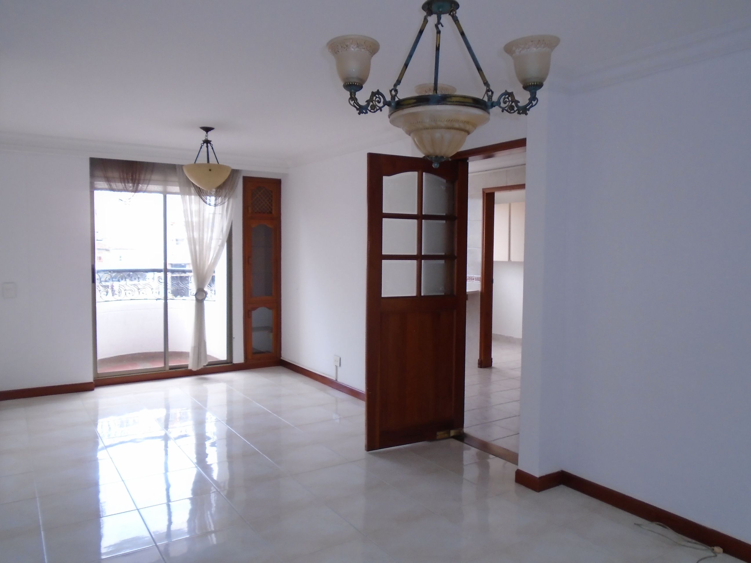 Apartamento en arriendo o venta Risaralda Pereira Pinares 110 m2 Habitaciones 3 Baños 0 Garajes 2 Precio venta $500000000 Precio arriendo $2750000