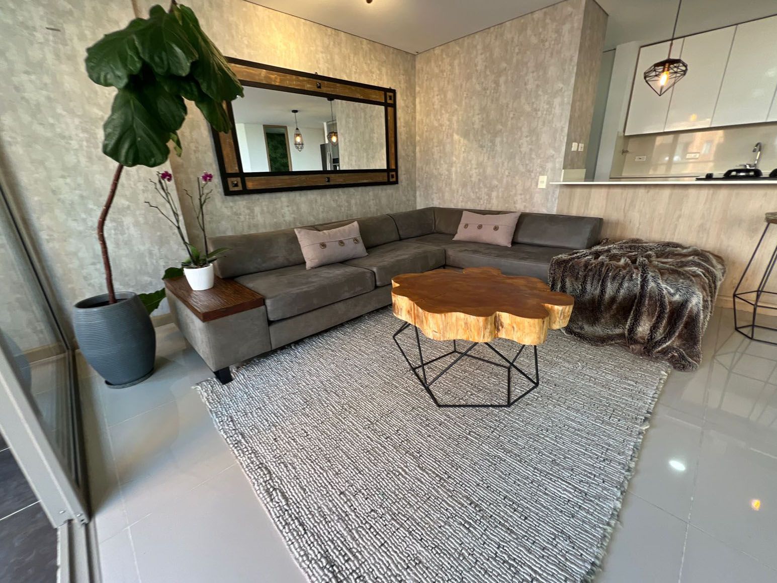 Apartamento en arriendo Antioquia Envigado Loma Del Atravesado 88 m2 Habitaciones 1 Baños 2 Garajes 3 Precio $6500000