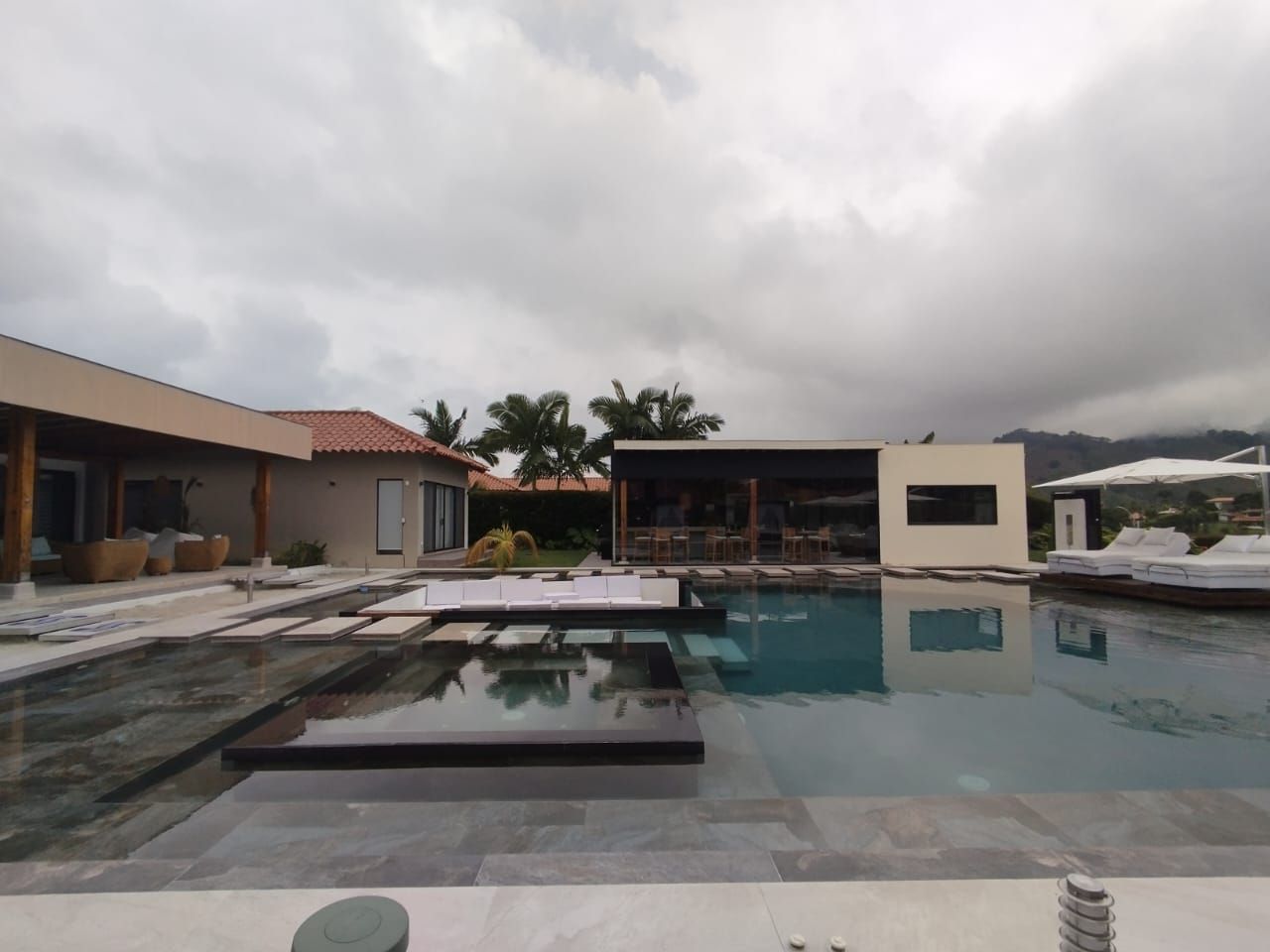 Casa en arriendo Risaralda Pereira Pereira 1000 m2 Habitaciones 5 Baños 6 Garajes 9 Precio $17300000