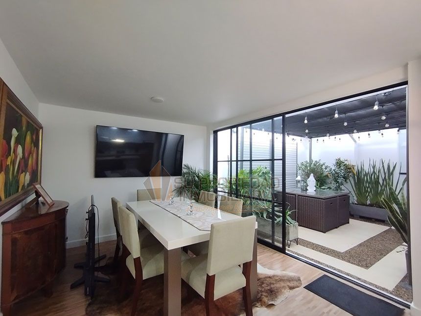 Casa en venta Cundinamarca Bogotá Caobos Salazar 240 m2 Habitaciones 3 Baños 4 Garajes 4 Precio $1100000000