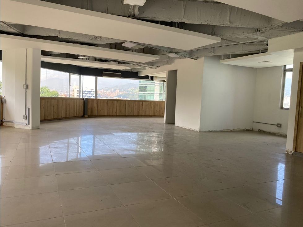 Oficina en arriendo o venta Antioquia Medellín Villa Carlota 170 m2 Habitaciones 0 Baños 3 Garajes 2 Precio venta $2350000000 Precio arriendo $15000000