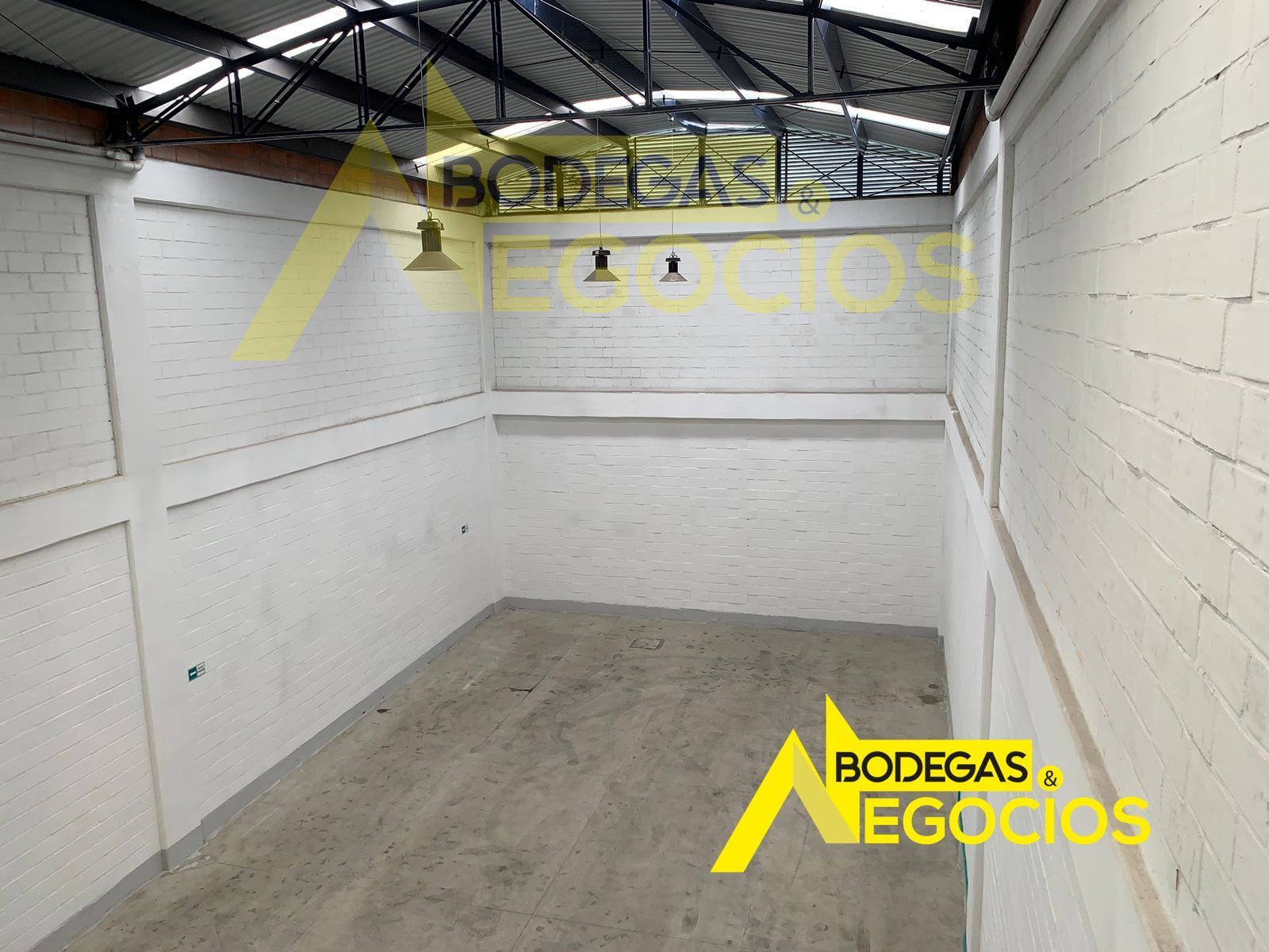 Bodega en arriendo Antioquia Rionegro Santa Ana 405 m2 Habitaciones 0 Baños 4 Garajes 4 Precio $13700000