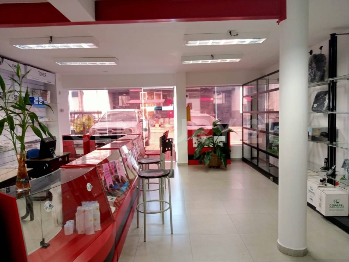 Edificio en venta Valle Del Cauca Cali San Vicente 302 m2 Habitaciones 0 Baños 3 Garajes 3 Precio $895000000