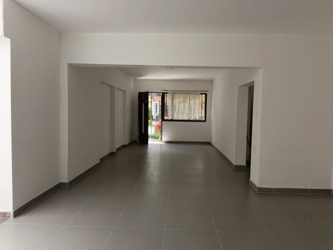 Casa en arriendo Antioquia Medellín El Nogal- Los Almendros 224 m2 Habitaciones 4 Baños 2 Garajes 2 Precio $5300000