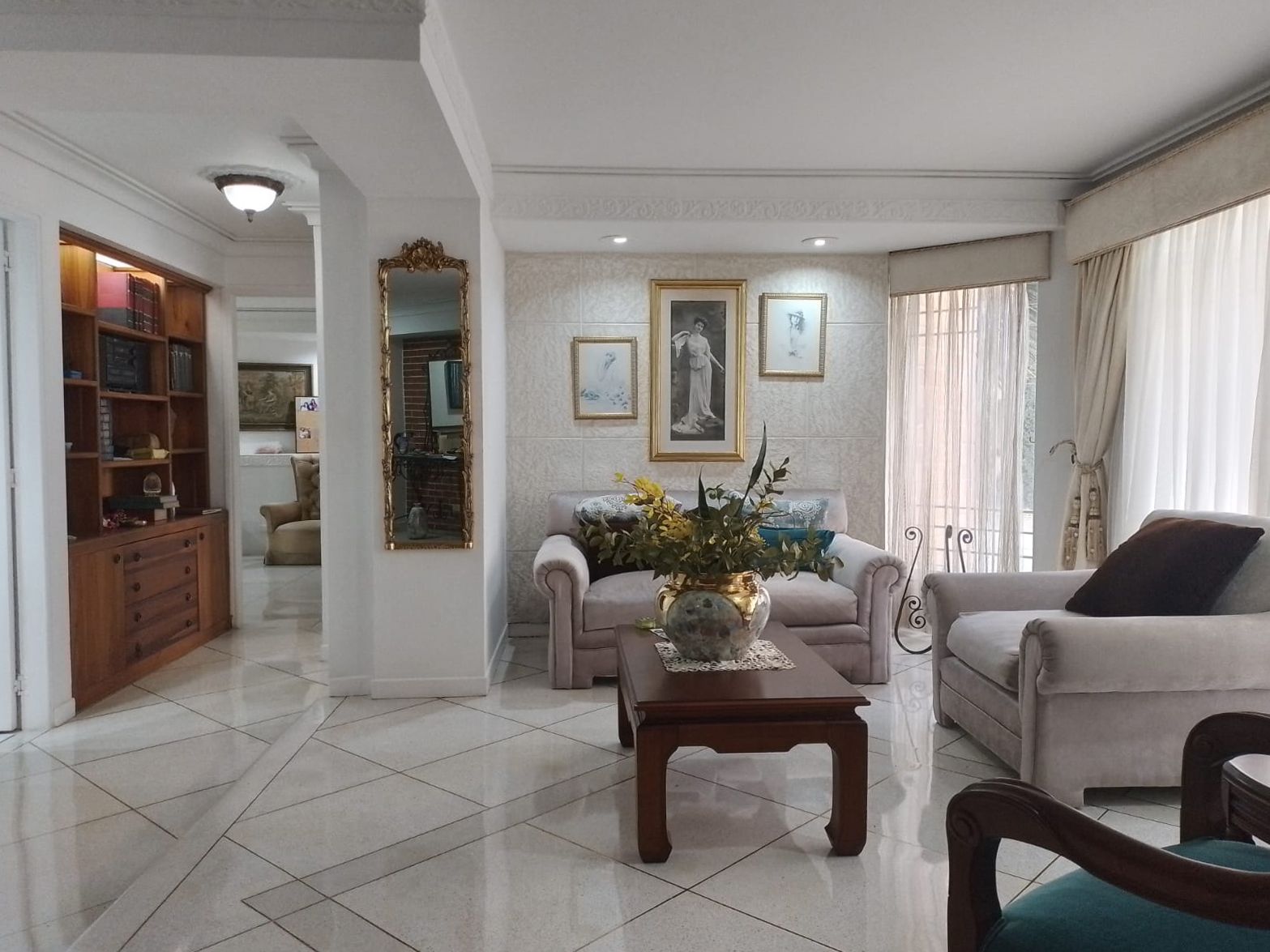 Apartamento en venta Antioquia Medellín Medellín 132 m2 Habitaciones 3 Baños 2 Garajes 2 Precio $850000000