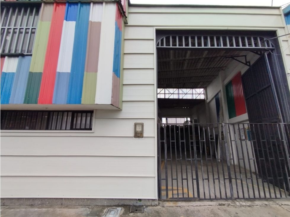 Bodega en venta Risaralda Pereira Altos De Belmonte 240 m2 Habitaciones 0 Baños 3 Garajes 0 Precio $1200000000