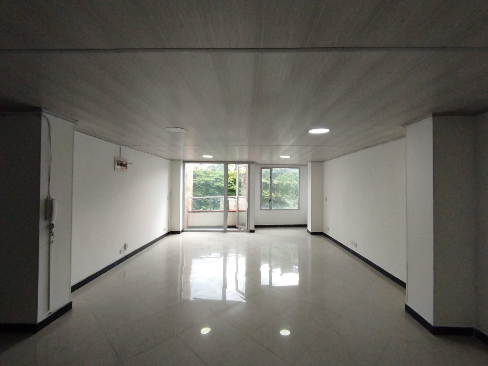 Oficina en arriendo Antioquia Medellín Laureles 70 m2 Habitaciones 0 Baños 1 Garajes 0 Precio $4500000