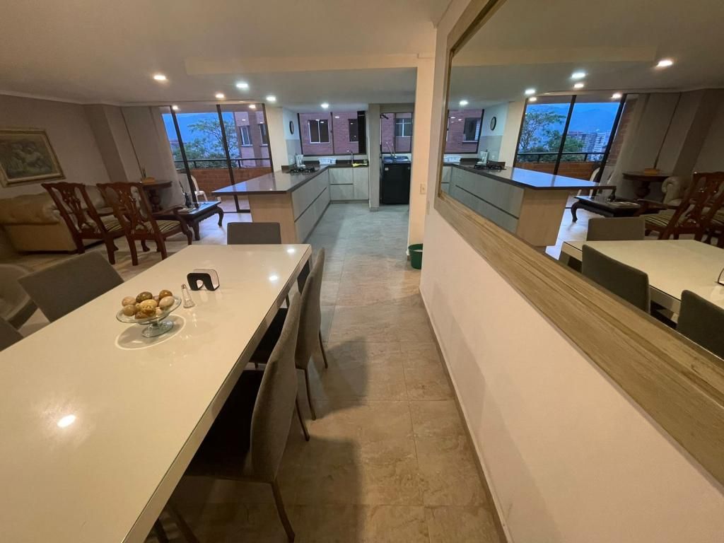 Apartamento en venta Antioquia Medellín El Diamante No2 121 m2 Habitaciones 3 Baños 2 Garajes 1 Precio $750000000