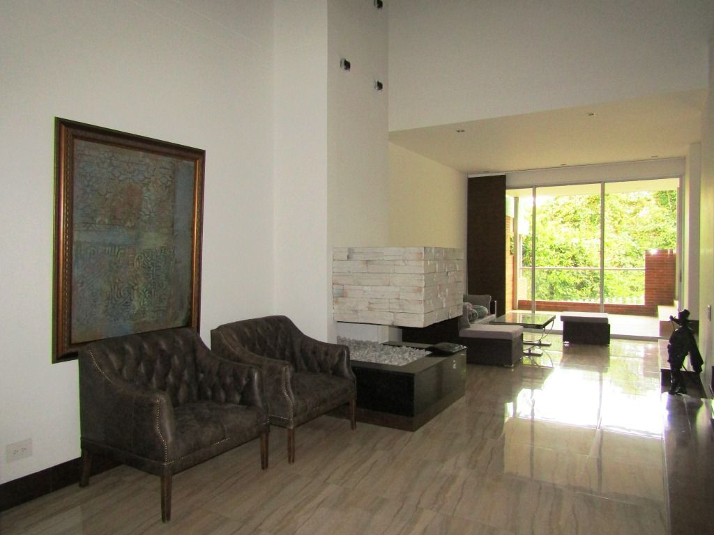 Casa en venta Risaralda Pereira Pinares Alto 284 m2 Habitaciones 3 Baños 4 Garajes 3 Precio $1350000000