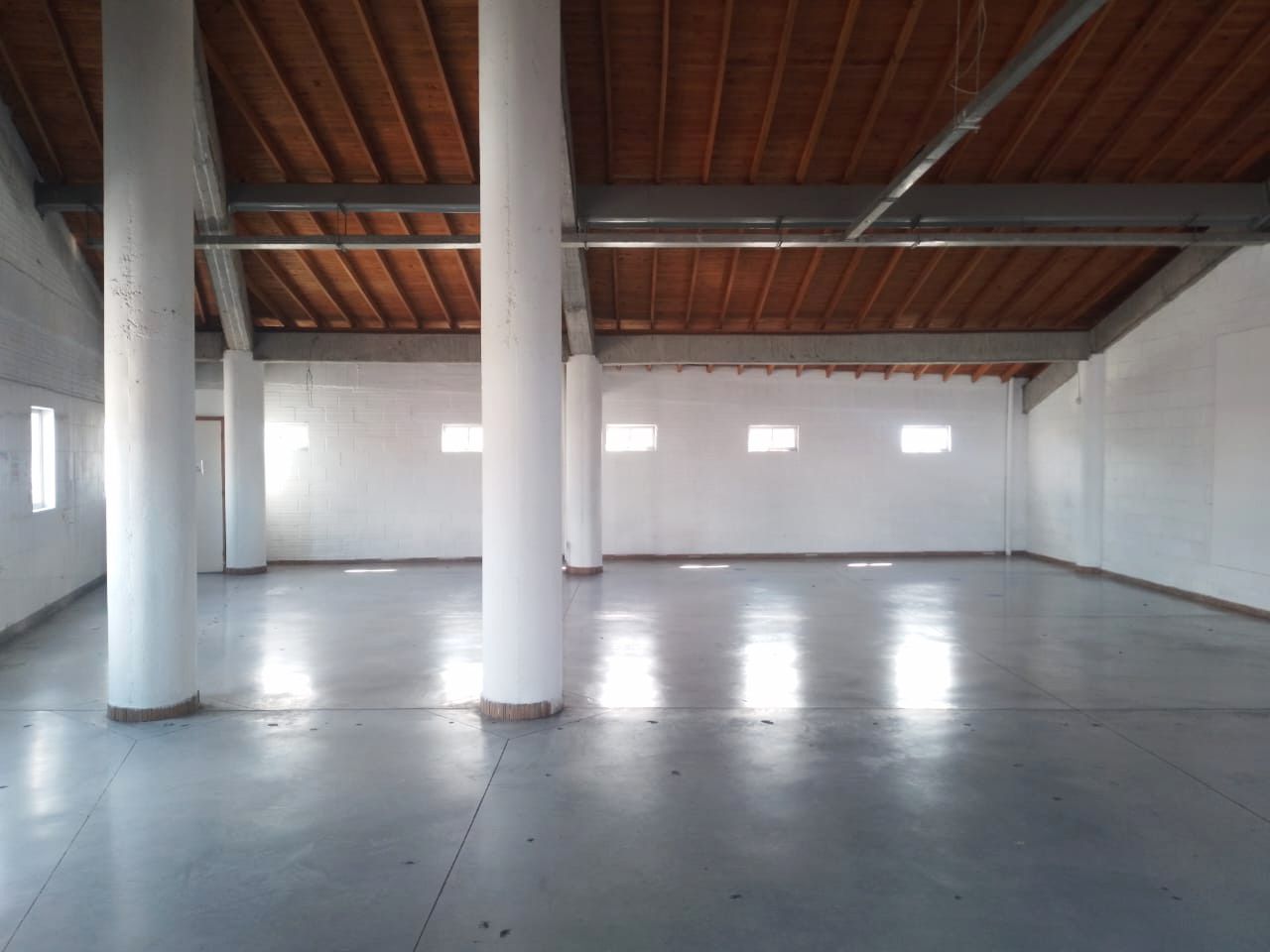 Bodega en arriendo Antioquia Medellín Tenche 320 m2 Habitaciones 0 Baños 8 Garajes 1 Precio $12000000