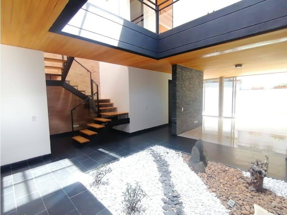 Casa en arriendo Antioquia Medellín San Lucas 347 m2 Habitaciones 3 Baños 4 Garajes 4 Precio $13500000