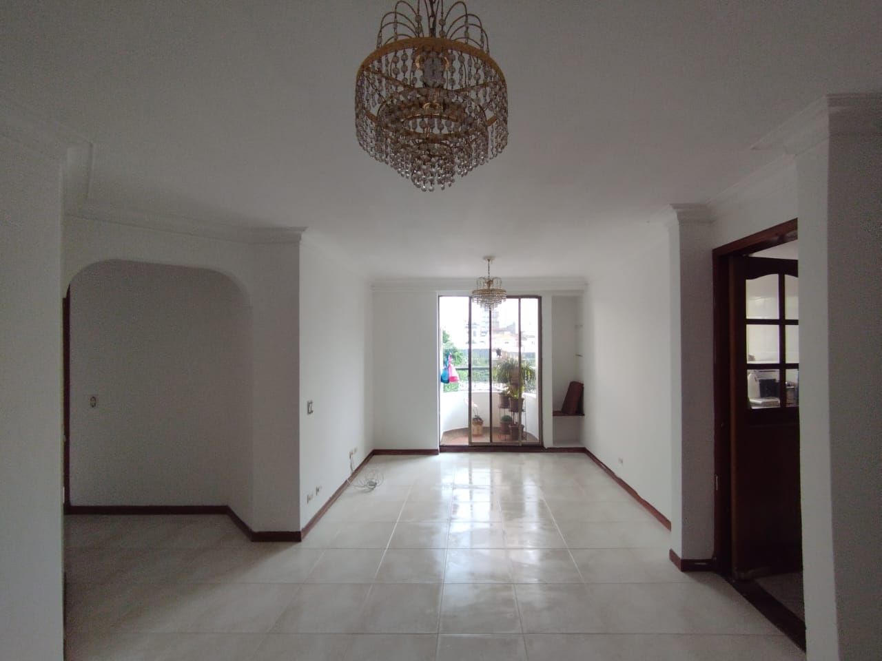 Apartamento en arriendo Risaralda Pereira Pinares De San Martin 101 m2 Habitaciones 3 Baños 2 Garajes 2 Precio $2800000