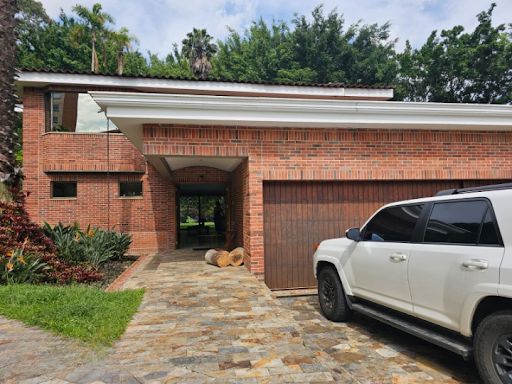Casa en venta Antioquia Medellín Altos Del Poblado 523 m2 Habitaciones 3 Baños 6 Garajes 3 Precio $3980000000