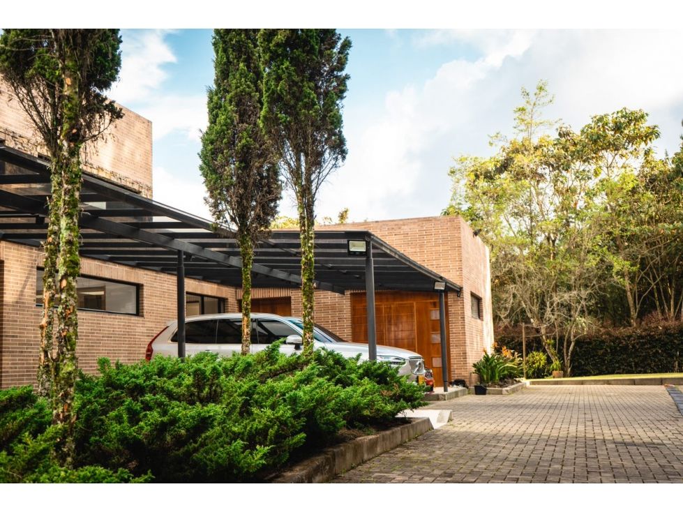 Casa en arriendo Antioquia Medellín Medellín 589 m2 Habitaciones 5 Baños 5 Garajes 6 Precio $25000000