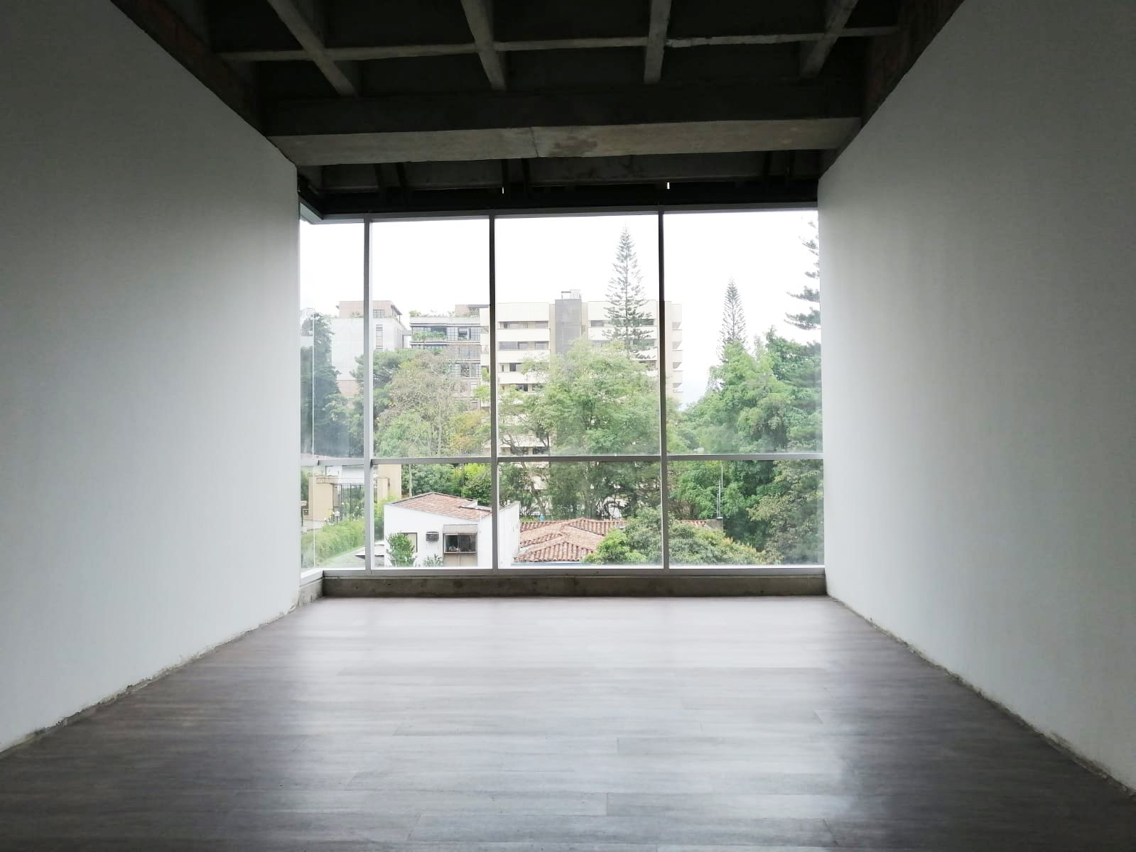 Oficina en arriendo o venta Antioquia Medellín San Lucas 32 m2 Habitaciones 0 Baños 0 Garajes 2 Precio venta $375000000 Precio arriendo $3300000