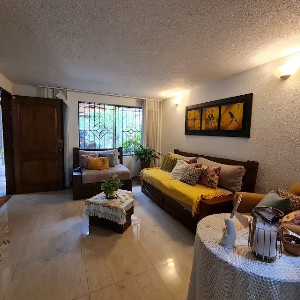 Casa en arriendo o venta Antioquia Envigado San José 311 m2 Habitaciones 3 Baños 4 Garajes 2 Precio venta $1320000000 Precio arriendo $8620000